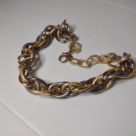 Two Tone Lightweight Large Chain Link Necklace 22.5 Inches Long - Picture 7 of 12